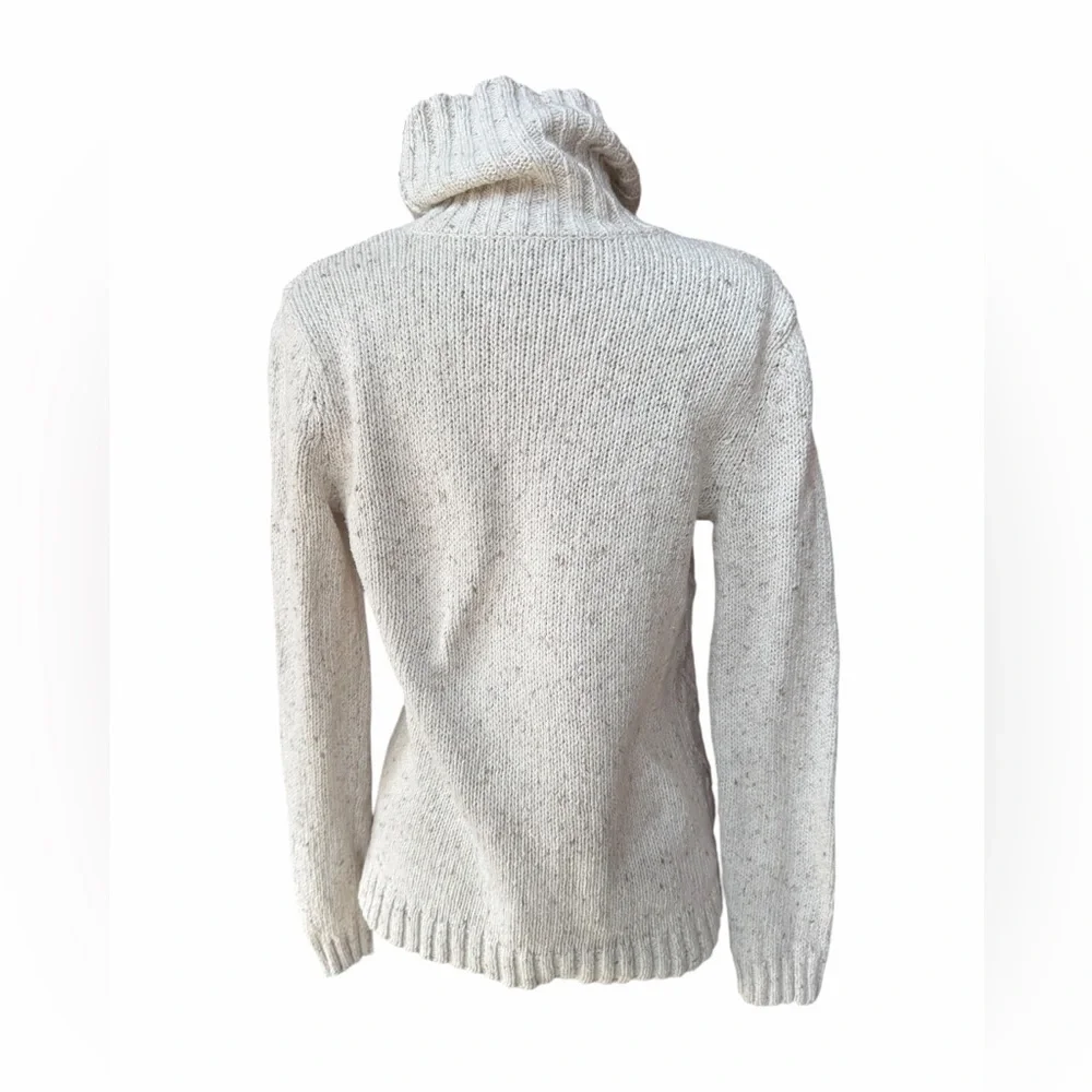 Late 1990s/Y2K Jones New York Signature Oatmeal Chunky Cable-Knit Turtleneck Swe